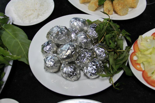 Trứng Gà Rừng Nướng Hồng Đào