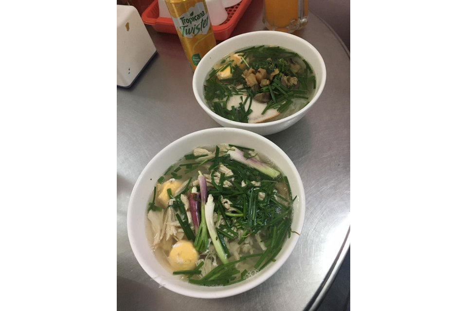Hủ Tiếu Trứng Non Và Gà