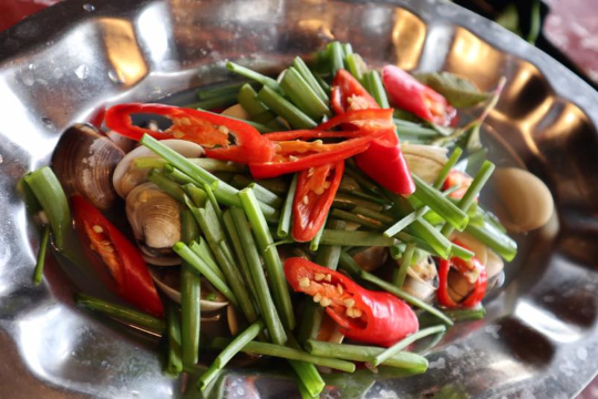 Nghêu Hấp Sả