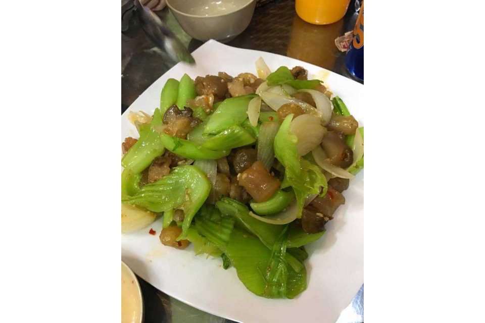 Gân Bò Xào Rau