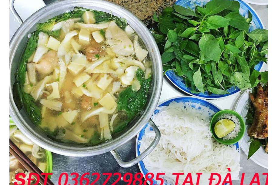 Lẩu Gà Lá É