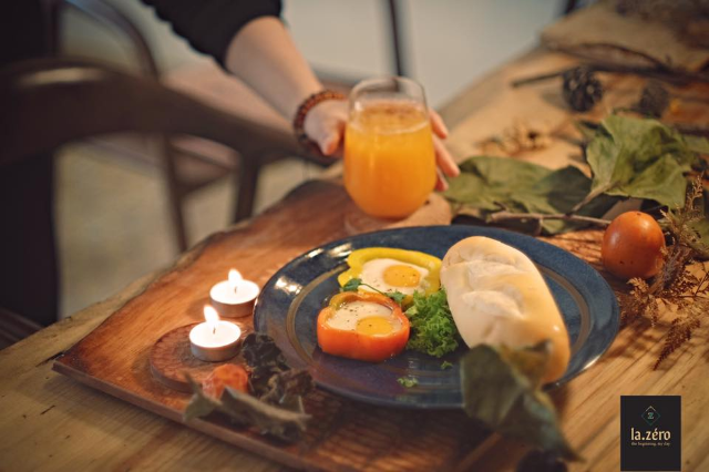 Bánh Mì Ốp La Và Nước Cam