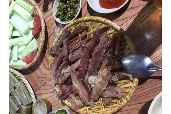 Heo Xông Khói