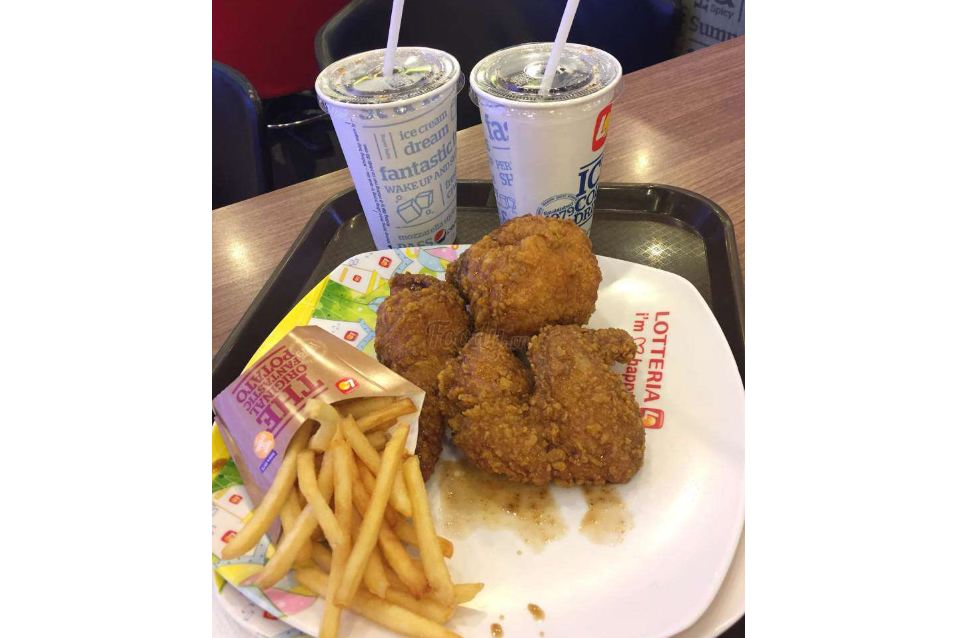 Gà Rán, Khoai Tay Chiên, Pepsi