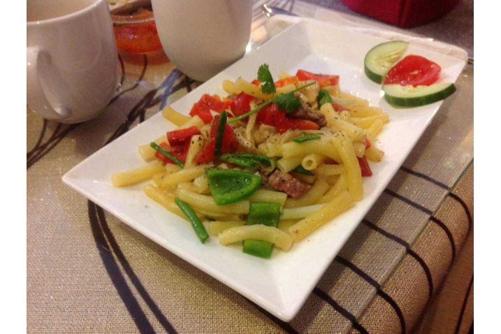 Nui Xào Bò