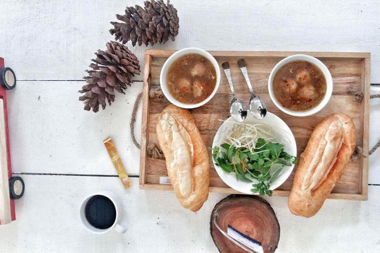 Bánh Mì Xíu Mại (Điểm Tâm Sáng)