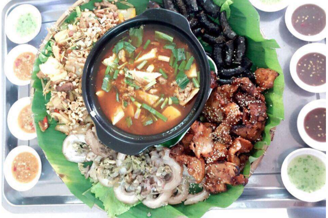 Heo Tộc Lên Mâm