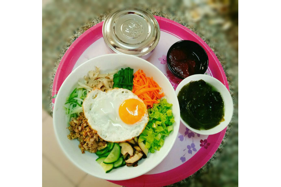 Cơm Trộn Và Canh Rong Biển