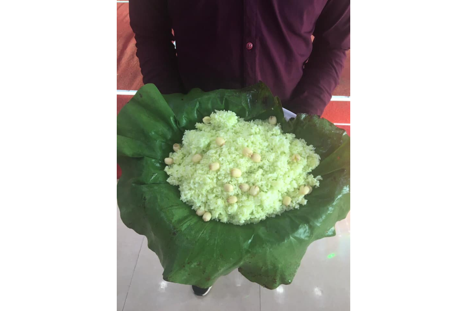 Cơm Hấp Lá Sen
