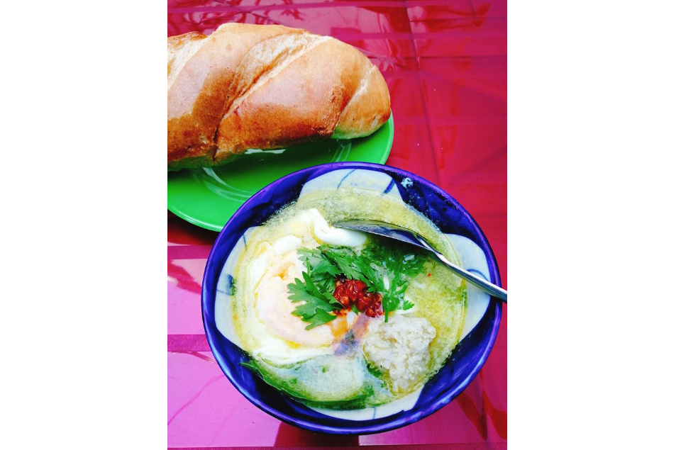 Bánh Mì Xíu Mại Trứng