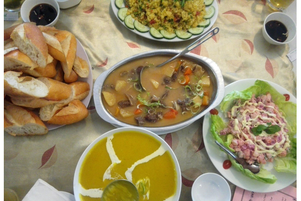 Cà Ri Dê, Salad Cá Ngừ, Súp, Cơm Chiên