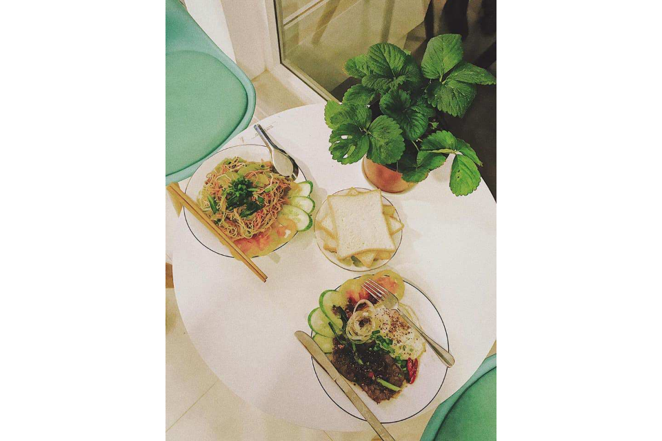 Mì Xào, Bò Áp Chảo