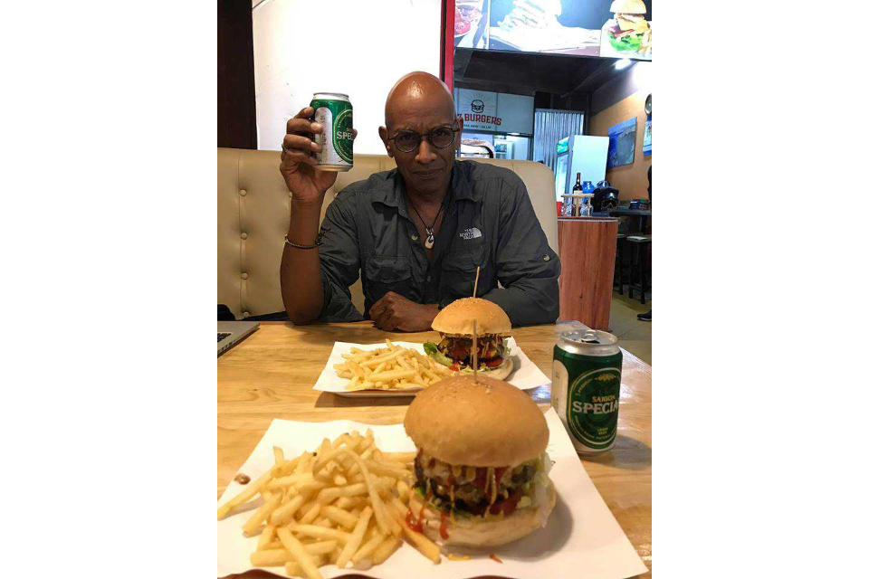 " LI'L OZ " Cheese Burgers