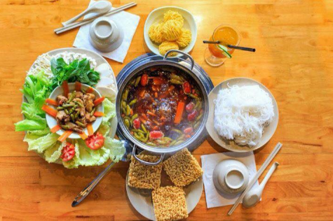 Lẩu Gà Tiềm Ót Xiêm