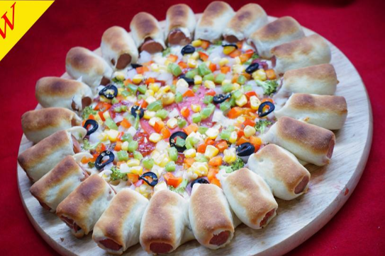Pizza Viền Xúc Xích