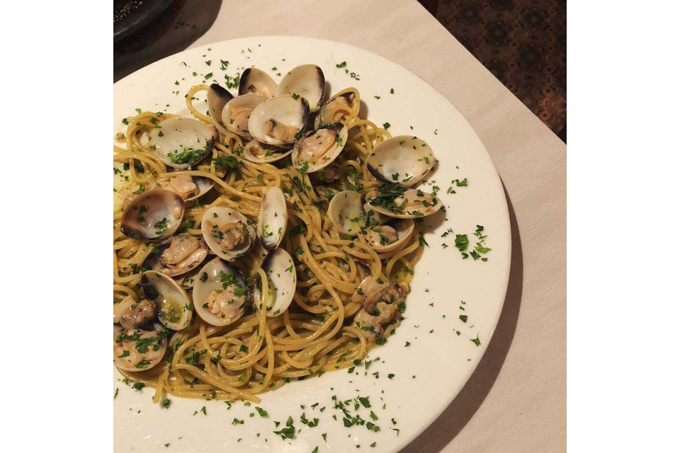  Fried Noodle With Clam