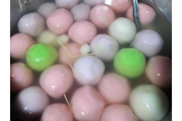 Chè Trôi Nước Nhiều Màu