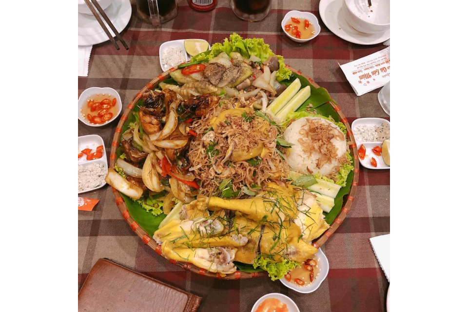 Gà Lên Mâm (Gà Luộc, Gà Nướng, Gà Xào Chua Ngọt, Gỏi Gà, Xôi Gà)