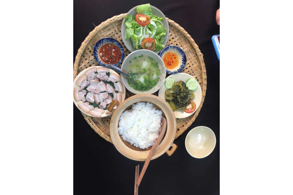 Thực Đơn 1 ( Thịt Luộc, Cải Chua, Canh, Salad)