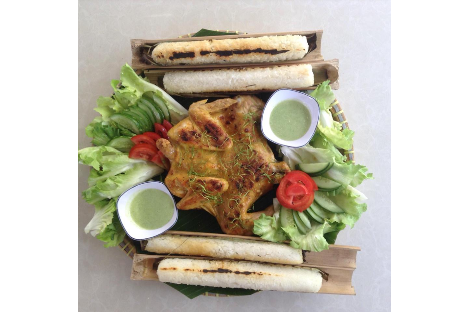 Gà Nướng Và Cơm Lam