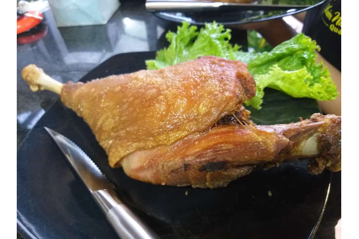 Đùi Dê Đút Lò