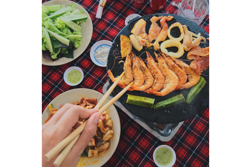 Tôm Nướng Và Mực Nướng