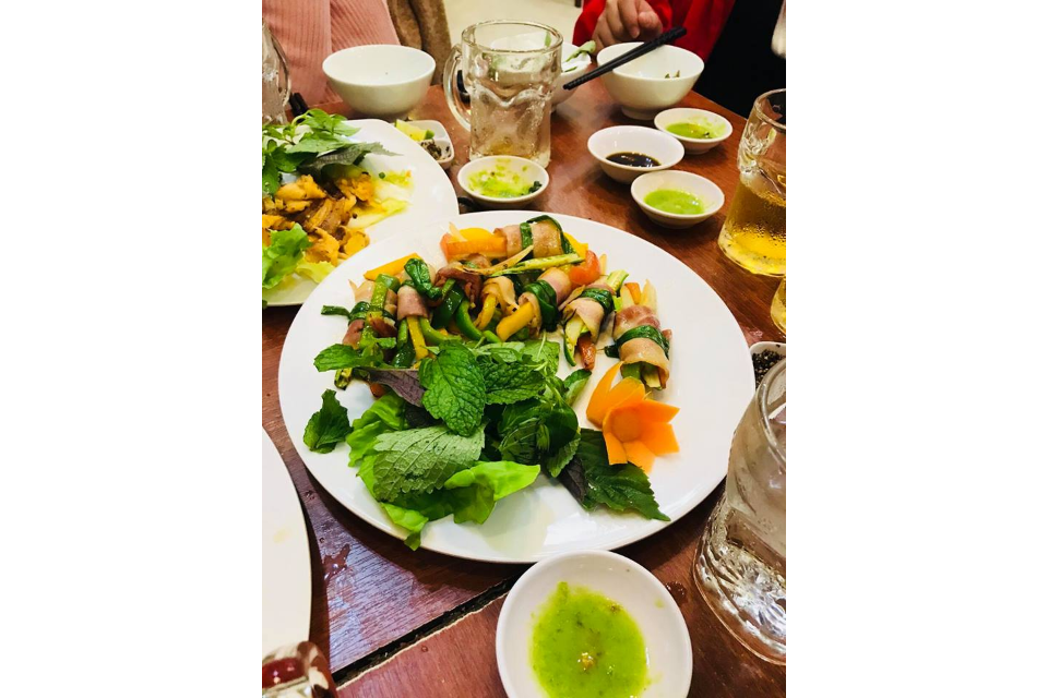 Bò Cuộn Cải Xanh