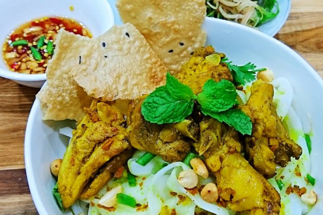 Mì Quảng Gà Ta