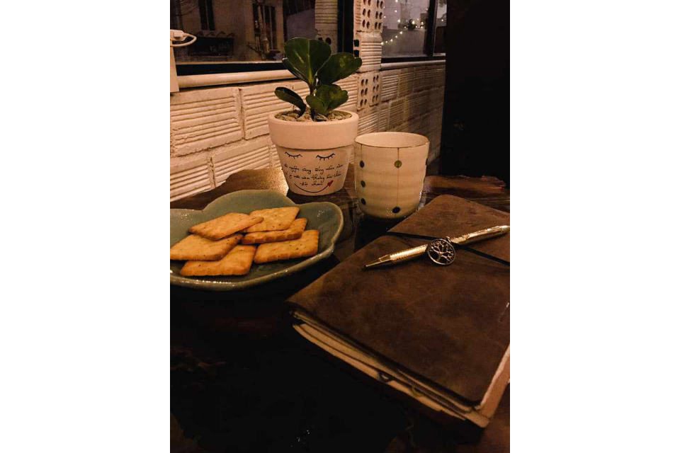 Bánh Quy, Trà Nóng