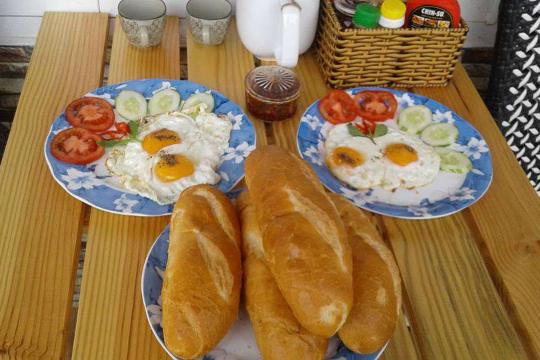 Bánh Mì Ốp La