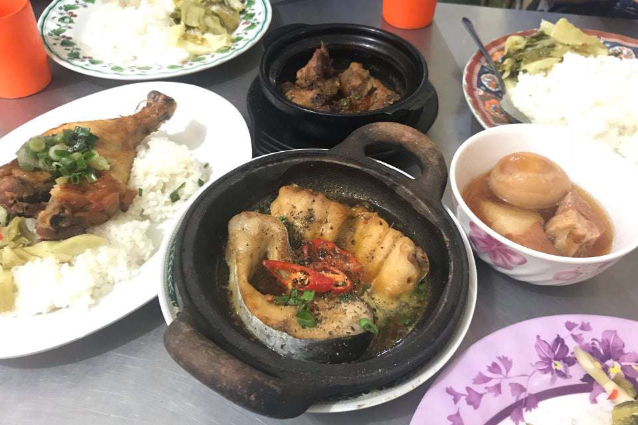 Cơm Gà, Cá Kho Tộ, Thịt Kho Trứng.