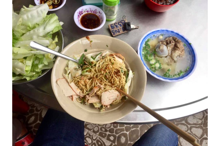Mì Khô và Xương