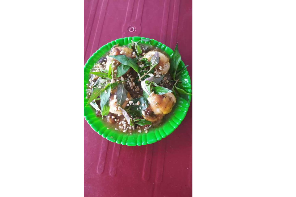 Trứng Lộn Rim Me