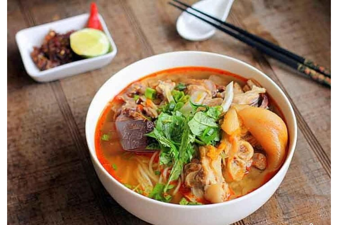 Bún Bò Giò Heo