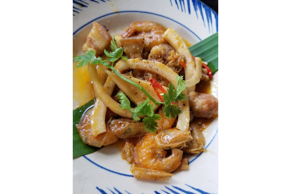 Tôm Thịt Kho Dừa