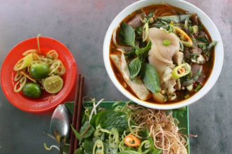 Bún Bò, Giò, Nạm, Chả