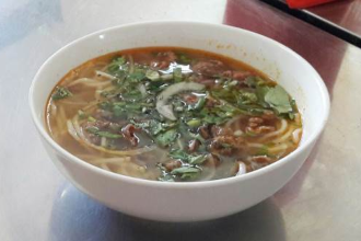 Bún Bò Tái
