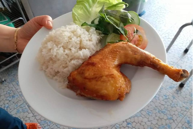 Cơm Đùi Gà