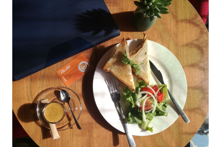 Croque Monsieur Và Ly Espresso