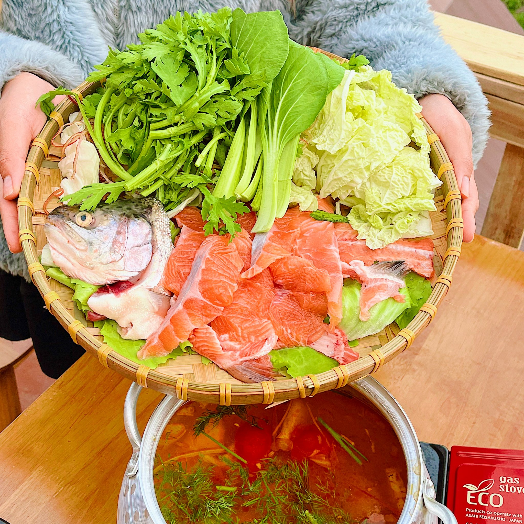 Lẩu Cá Hồi