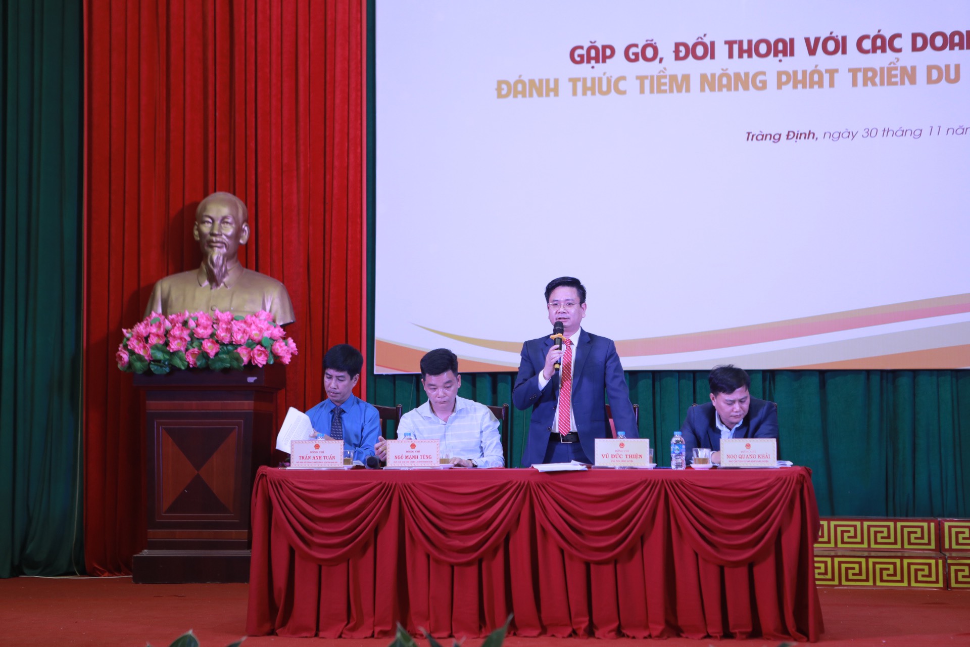 Toạ đàm “Đánh thức tiềm năng du lịch huyện Tràng Định”
