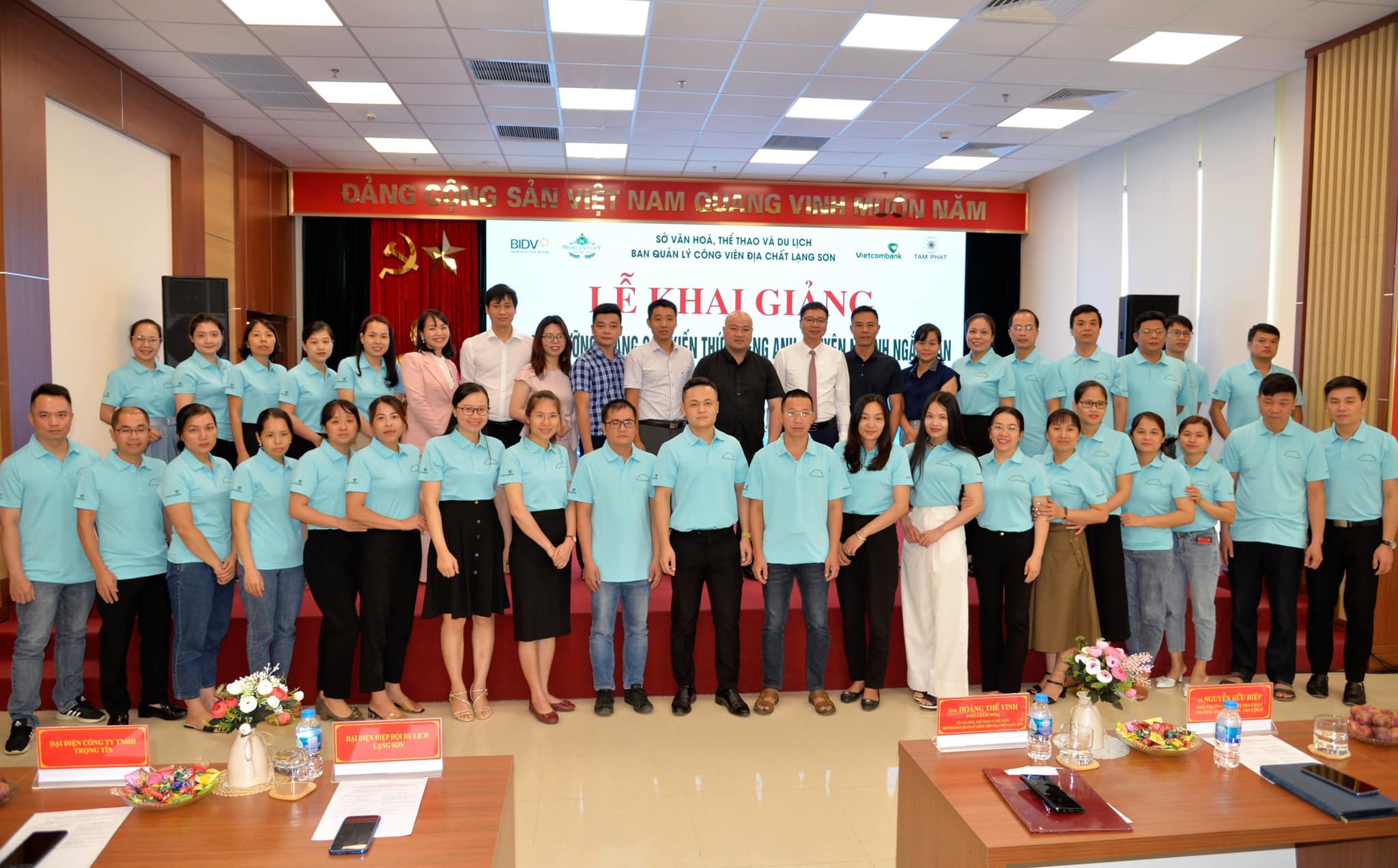 Khai giảng Khoá bồi dưỡng, nâng cao kiến thức tiếng Anh chuyên ngành ngắn hạn đáp ứng yêu cầu quản lý Công viên địa chất năm 2022
