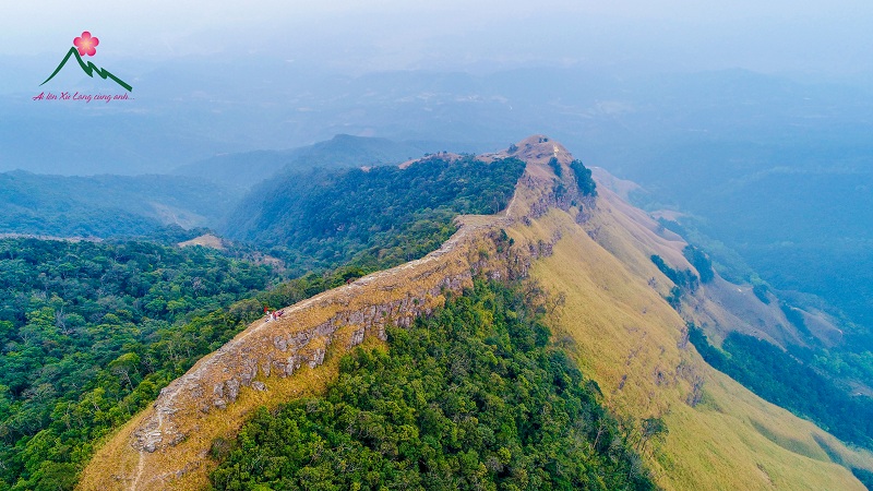Trải nghiệm Hiking trên núi Phjia Pò