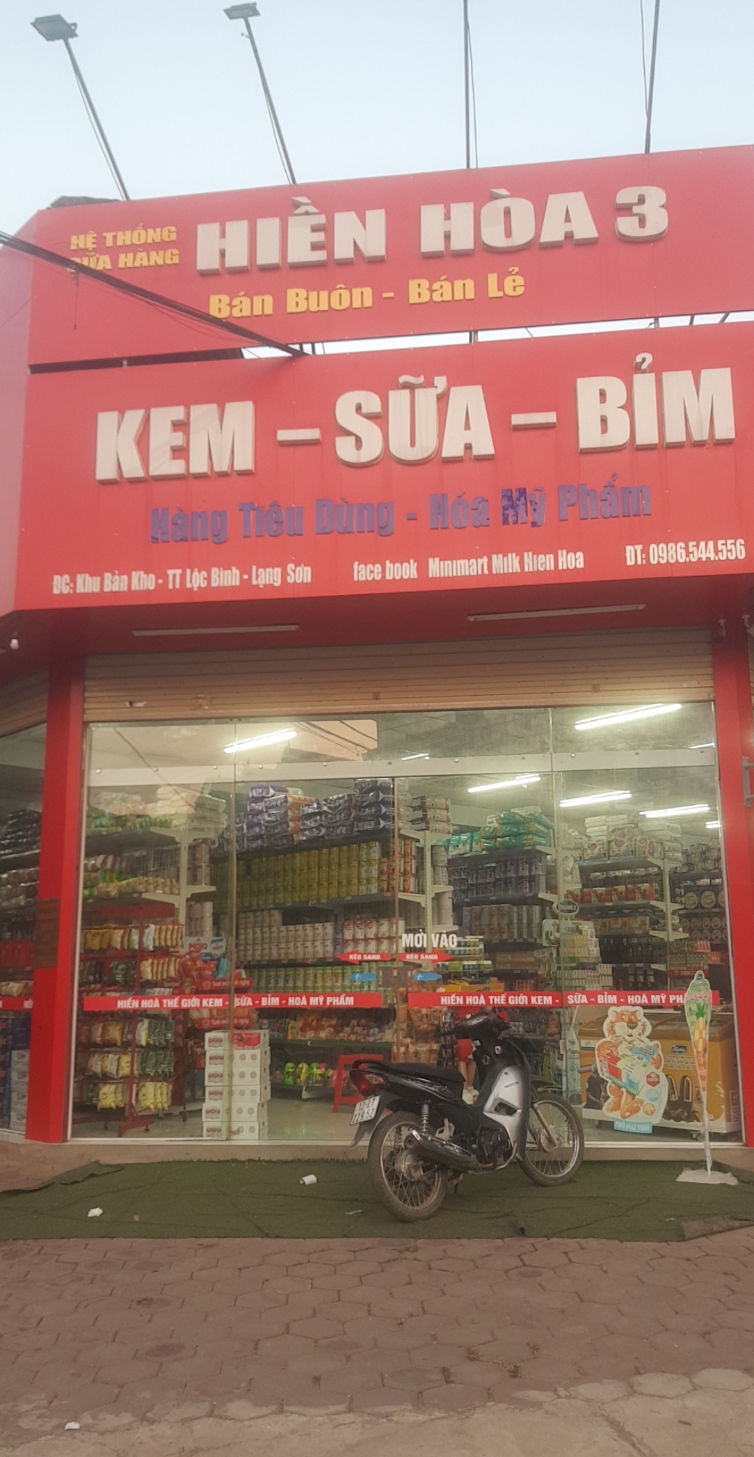 Cửa hàng Hiền Hòa