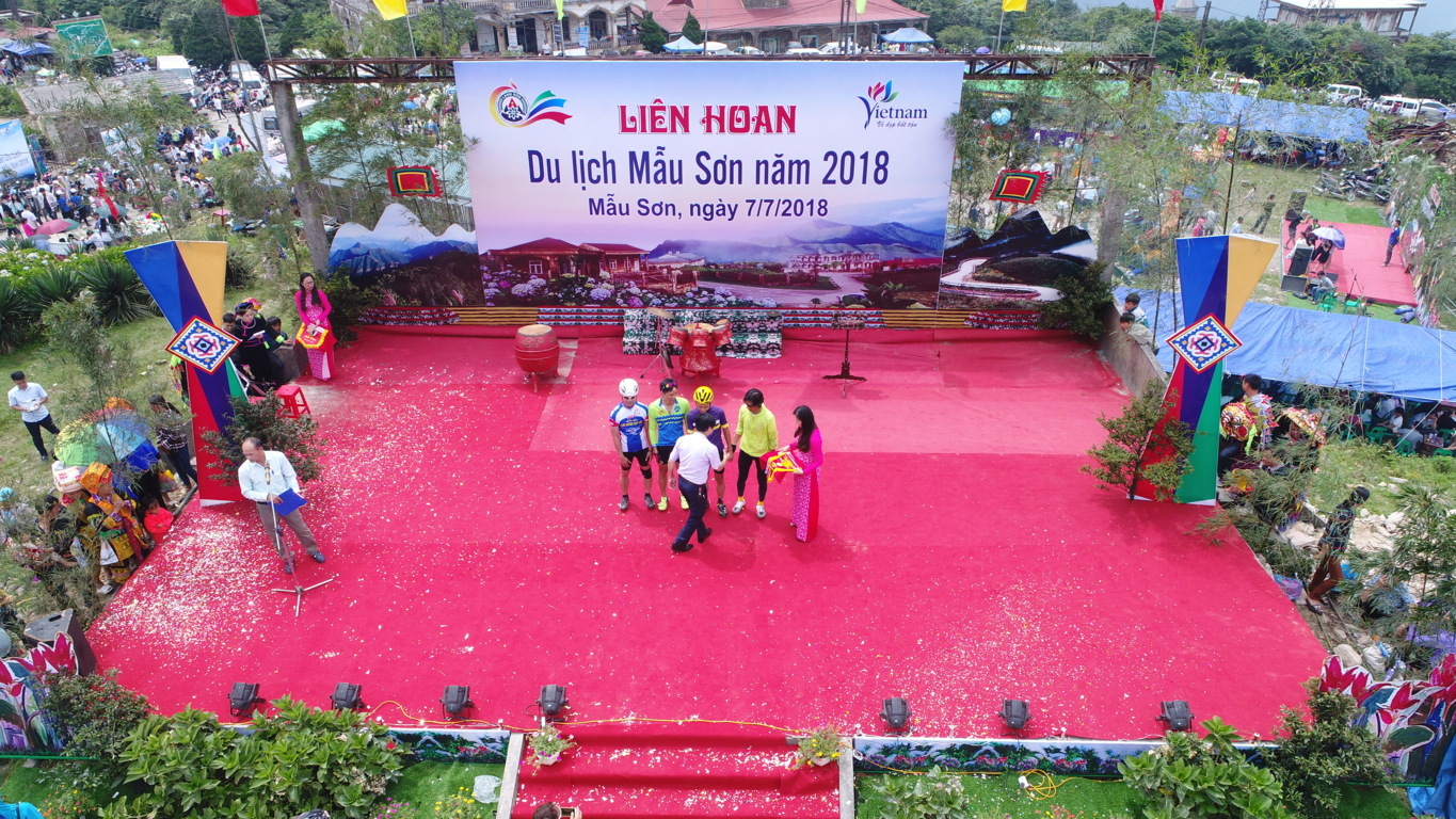 Liên Hoan Du Lịch Mẫu Sơn Năm 2018