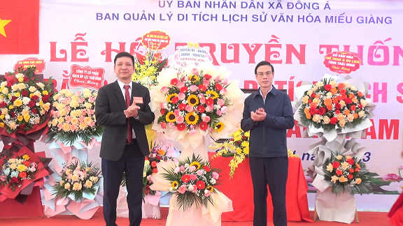 Lễ đón Bằng di tích Quốc Gia và khai hội  Miếu Giàng, xã Đông Á, huyện Đông Hưng