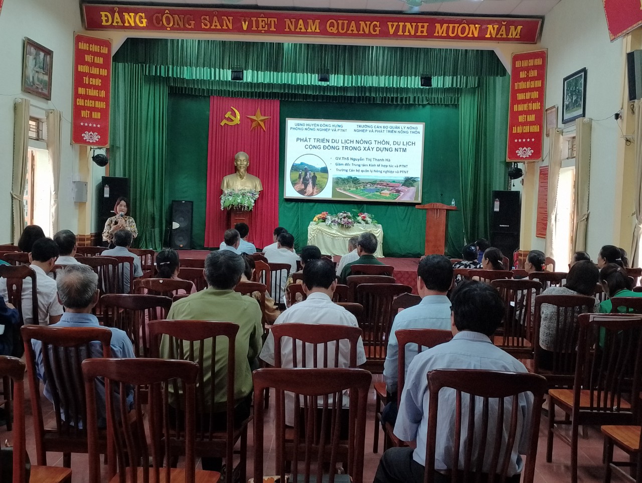 HUYỆN ĐÔNG HƯNG TẬP HUẤN PHÁT TRIỂN  NÔNG NGHIỆP GẮN VỚI DU LỊCH