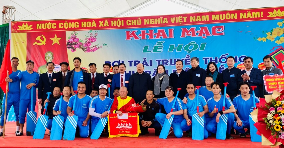 Lễ hội bơi trải truyền thống trên sông Diêm Hộ năm 2025