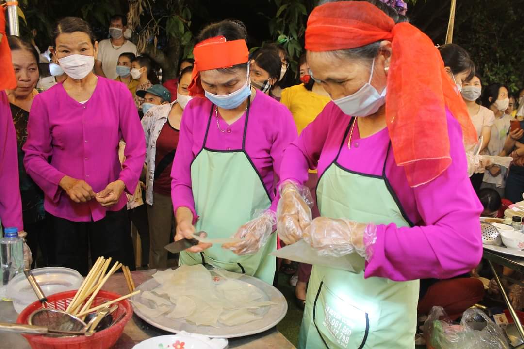 Độc đáo canh bánh đa cua tù và