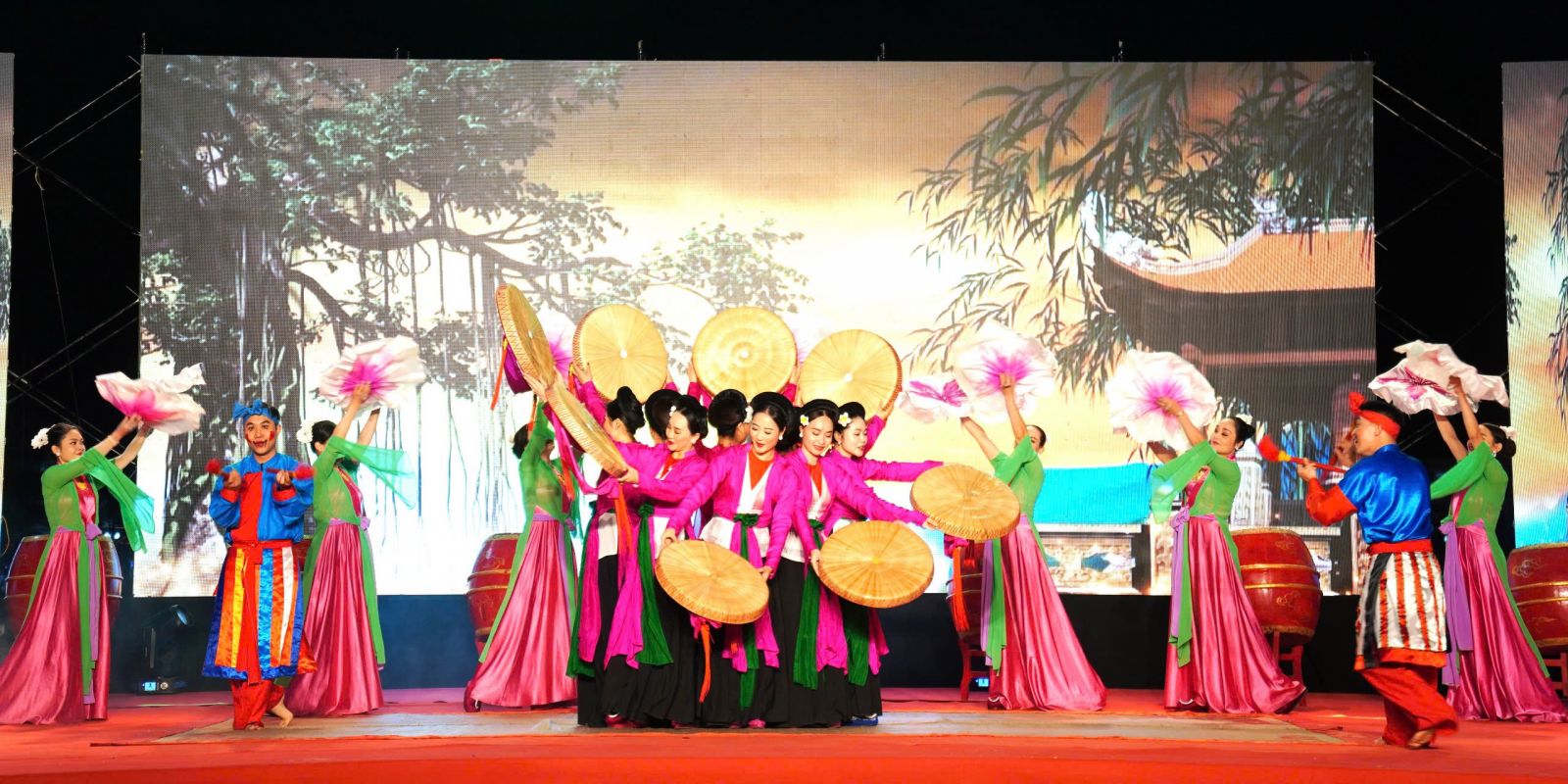 Chương trình nghệ thuật "Đêm hội chèo" chào mừng kỷ niệm 135 năm Ngày thành lập tỉnh